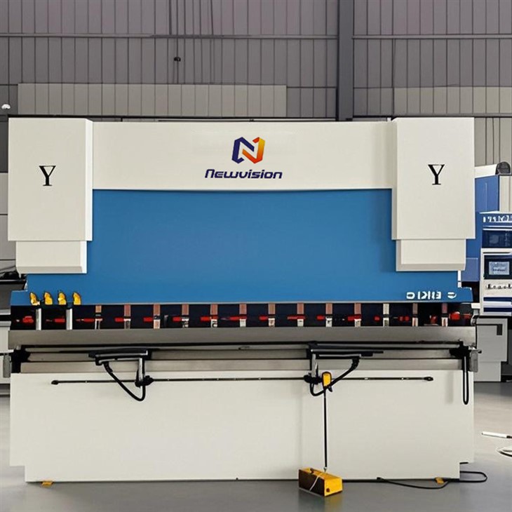 Máquina dobladora de metales CNC