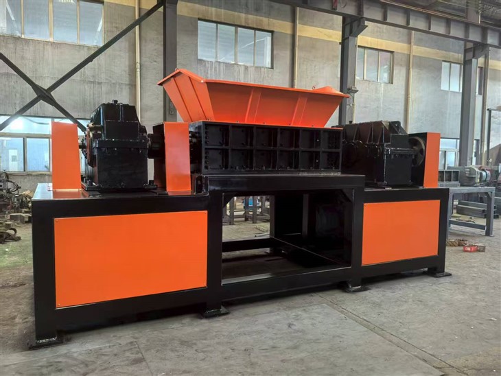 Máquina trituradora de doble eje de alta resistencia para reciclaje de residuos industriales, metales, plástico y madera